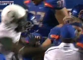 Oregon Duck Punches BSU Player - screenshot